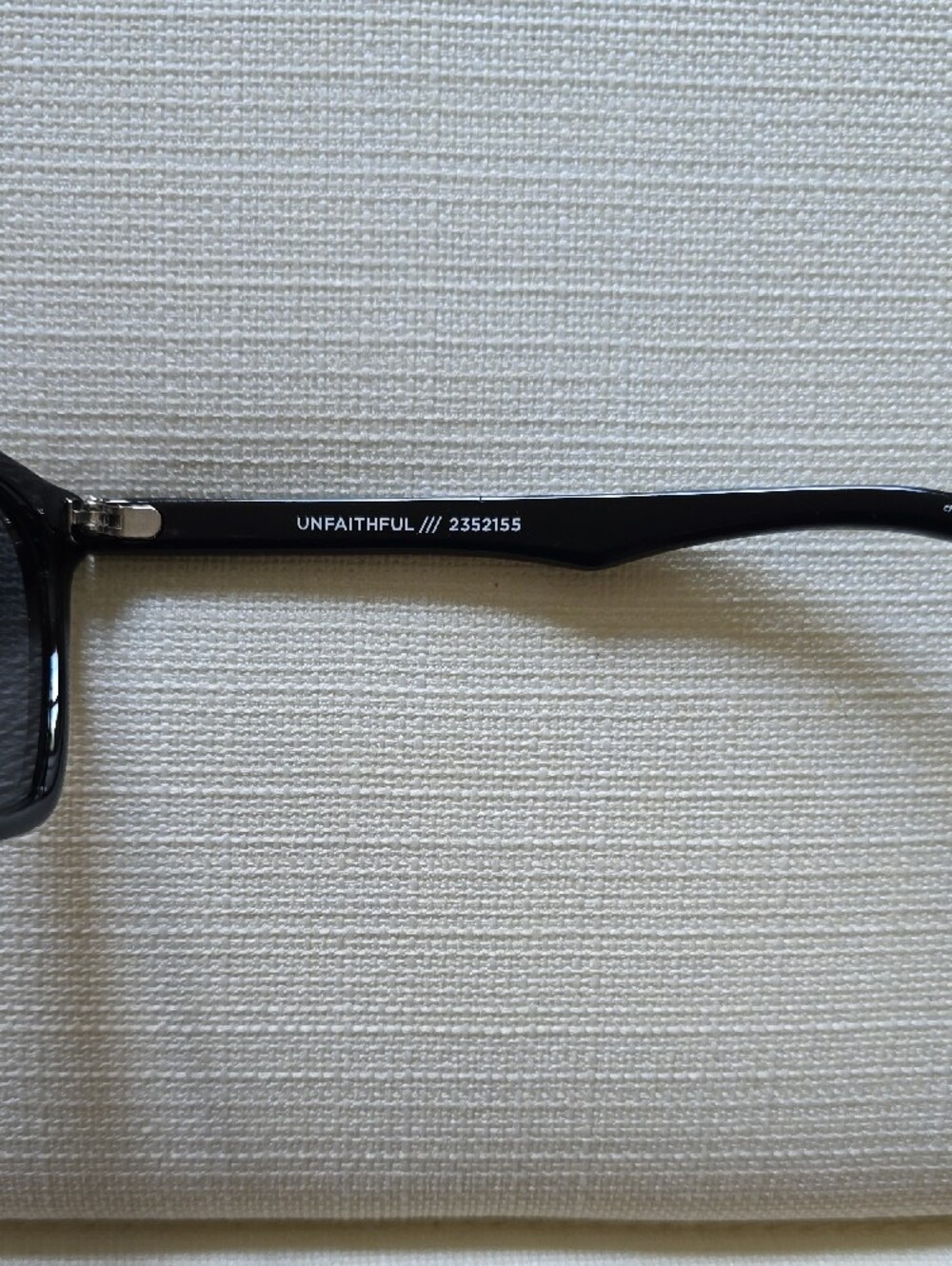 Le Specs "Steadfast" 51mm Sunglasses black excellent condition - Picture 2 of 8